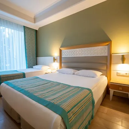 Hotel Karmir & 5*