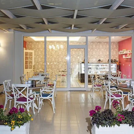 Karmir & Hotel 5*
