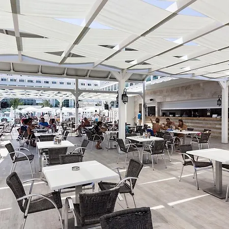 Karmir & Hotell Kemer